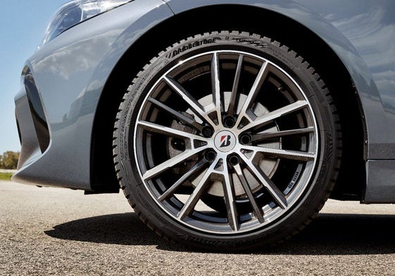 Prepara tu coche para el verano: evita los errores más comunes con tus neumáticos