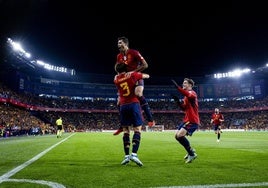 Los jugadores de la selección española celebran el gol de Le Normand que abrió el triunfo de La Roja en su última visita a Valladolid.