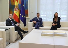 Turull, Sánchez y Nogueras, en la reunión en La Moncloa.
