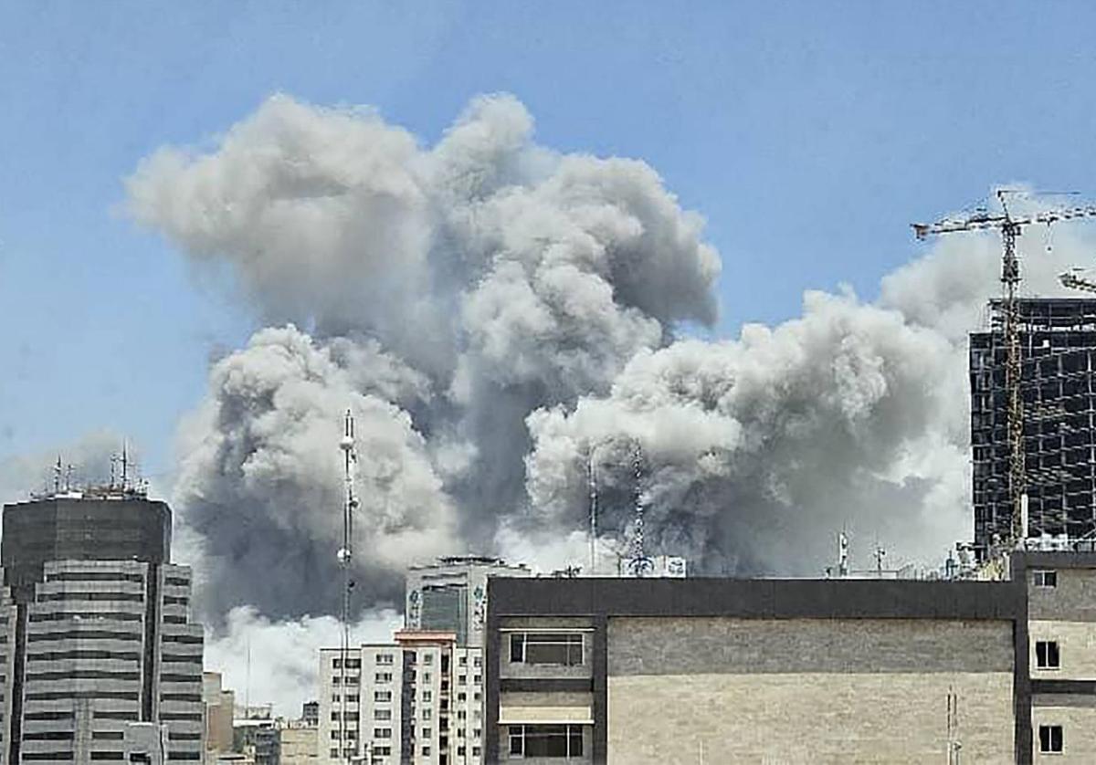 Israel arrasa el aparato de seguridad de Alí Jamenei