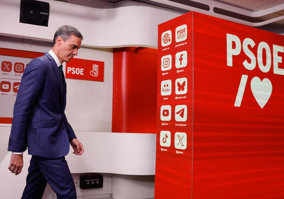 Cuarenta excargos socialistas piden la renuncia de Sánchez y un congreso para elegir nuevo líder