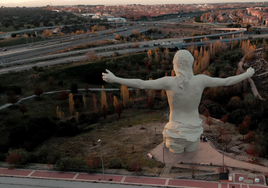 Fotomontaje del Cristo de Boadilla del Monte, con una altura de 37 metros y una envergadura de 60.