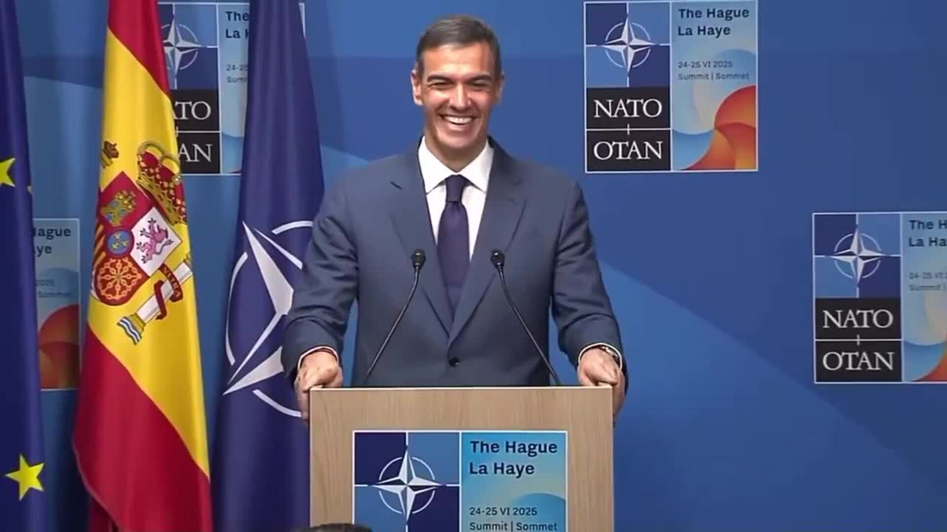 Una asistente a la rueda de prensa de la OTAN grita "Pedro Sánchez, no te rindas, te queremos"