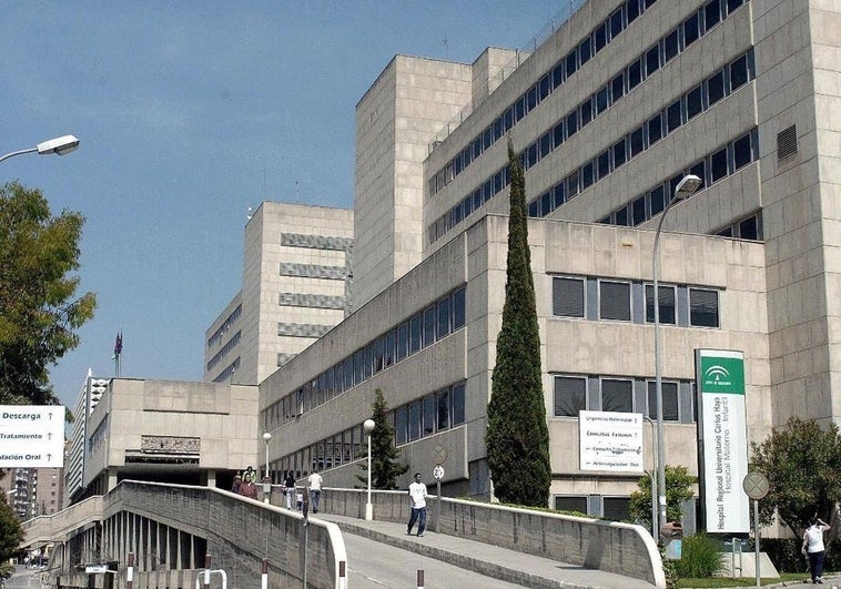 Muere una menor de 4 años tras precipitarse desde una cuarta planta en Fuengirola