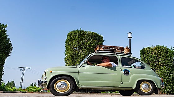 Un viaje al pasado: Así era la Operación Salida en la España del SEAT 600 hace 60 años