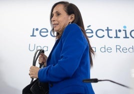 La presidenta no ejecutiva de Redeia, Beatriz Corredor, ofrece una rueda de prensa en la sede de Red Eléctrica en Tres Cantos