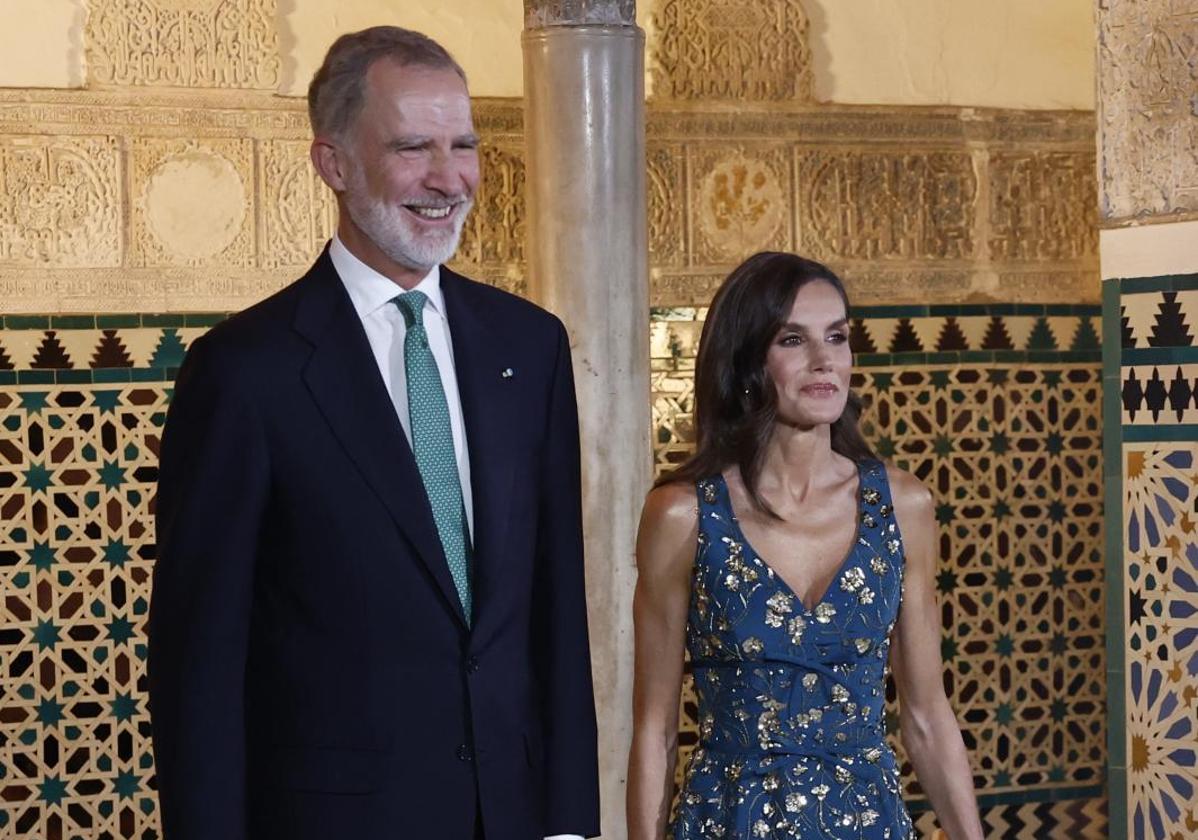 La Casa Real tira de ahorros y los Reyes se congelan el sueldo | Ideal