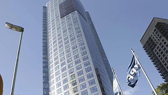 La Justicia de EE UU ordena a Argentina entregar el 51% de la petrolera YPF