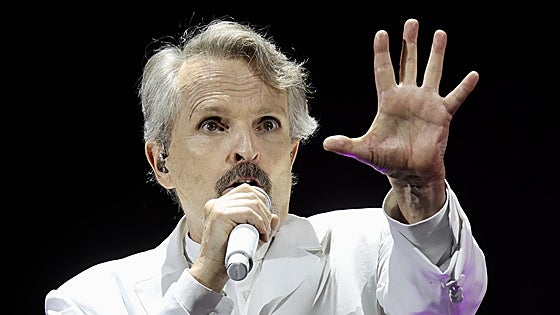 El Miguel Bosé más clásico se reencuentra con sus raíces en Madrid