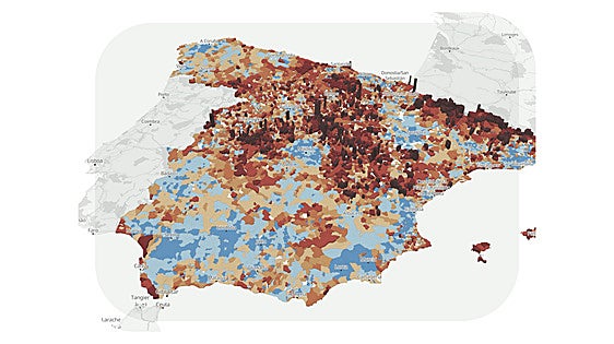La España vaciada se llena en verano: montañas abarrotadas, guiris en la playa y población saturada
