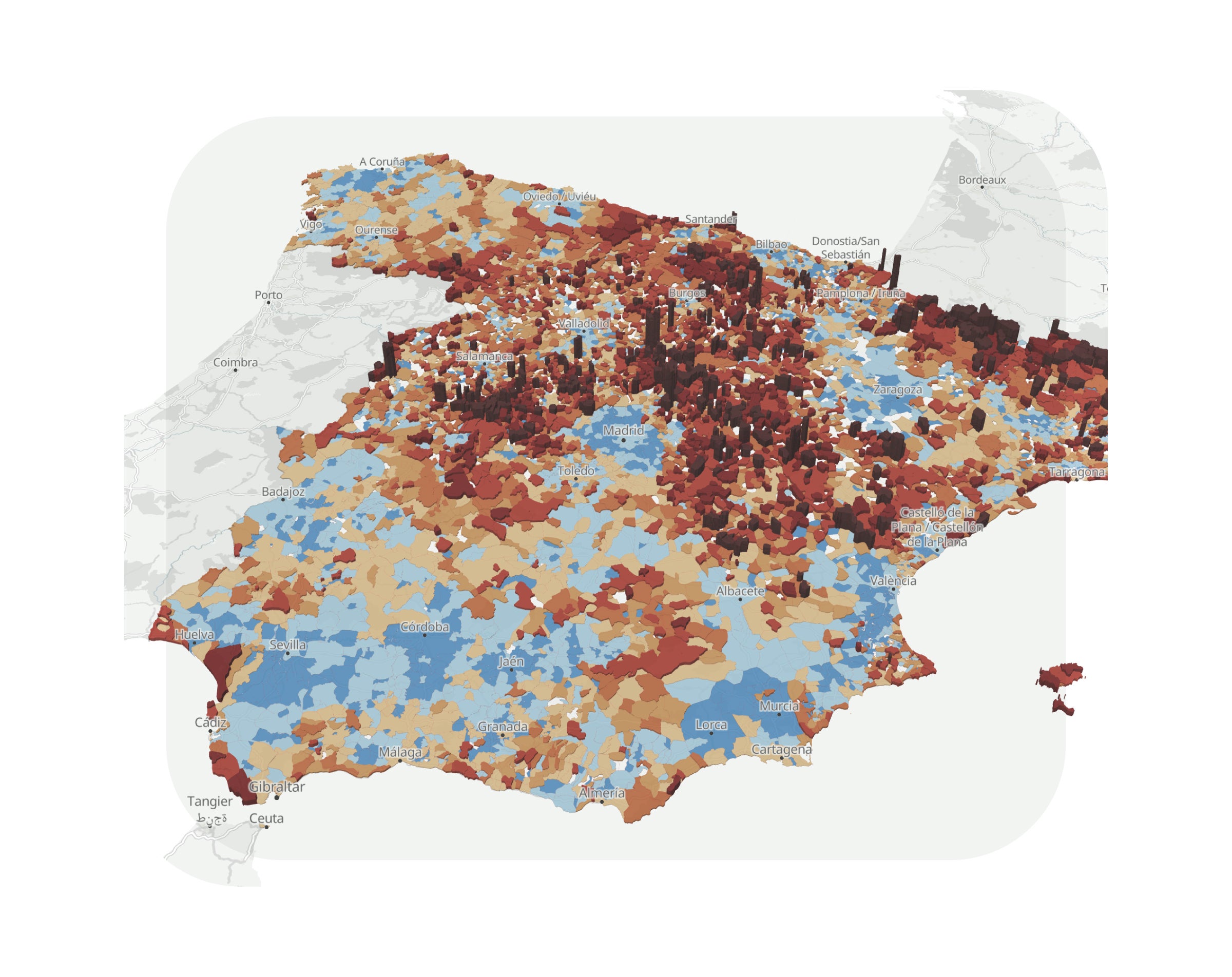 La España vaciada se llena en verano: montañas abarrotadas, guiris en la playa y población saturada