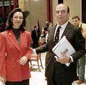 Ana Botín, presidenta de Banco Santander, en una foto de 1999 junto a su padre, Emilio Botín, fallecido hace 11 años.