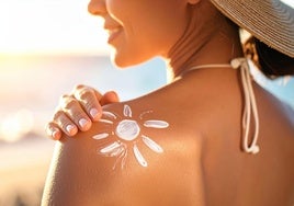 Por qué es mejor el protector solar en crema que en spray y otros secretos de este imprescindible