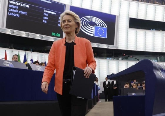La presidenta de la Comisión Europea, Ursula von der Leyen, este lunes tras pronunciar un discurso en el Parlamento de Estrasburgo.