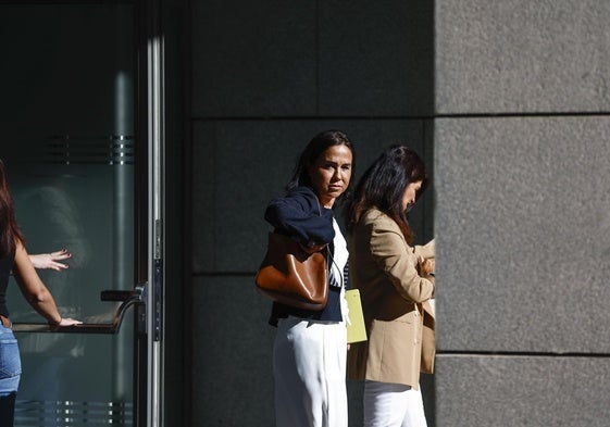 La expresidenta de ADIF Isabel Paro de Vera a su salida de la Audiencia Nacional.