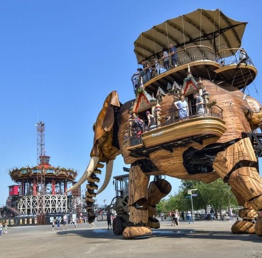 Ni París ni Orlando, esta es la mejor ciudad para viajar en familia: tiene un parque de atracciones espectacular y un castillo de cuento