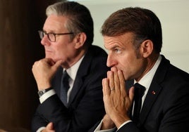 Keir Starmer y Emmanuel Macron participan este jueves por videoconferencia en una reunión de la OTAN desde el cuartel militar de Northwood.