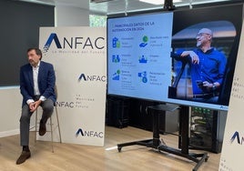 José López-Tafall durante la presentación del informe