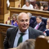 Alberto Núñez Feijóo y su portavoz parlamentaria, Esther Muñoz, durante el debate dle miércoles en el Congreso.