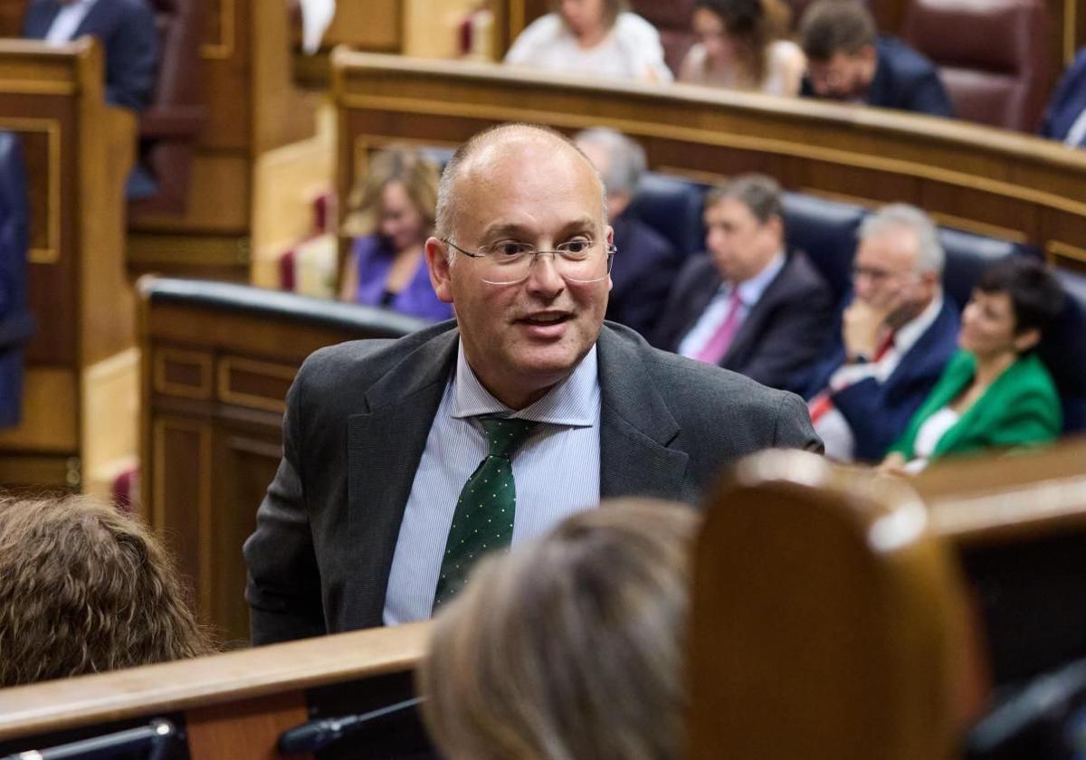 El secretario general del PP, Miguel Tellado, durante el pleno de este miércoles.