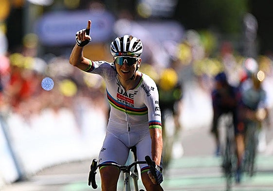 Pogacar vence en el Muro de Bretaña y recupera el liderato