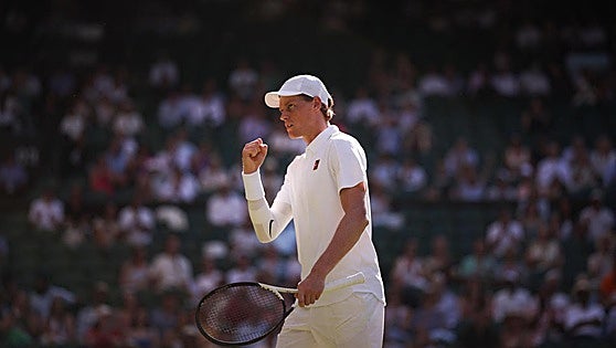 Sinner acelera el ocaso de Djokovic