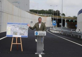 El presidente de Asturias, Adrián Barbón, en la inaguración del desdoblamiento entre Bobes y Samiguel