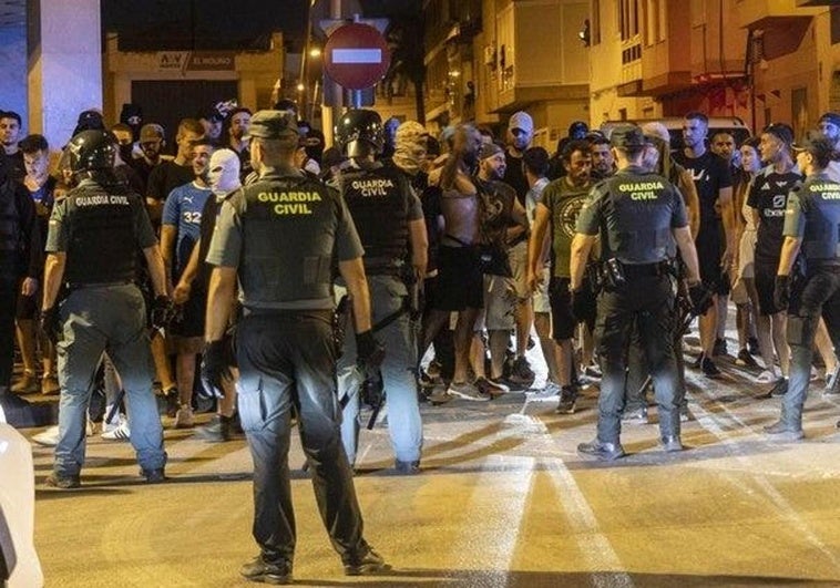 Heridos y cargas policiales en otra noche de violencia en Torre Pacheco