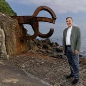 Aitor Esteban, en el Peine del Viento de Donostia, este pasado viernes.