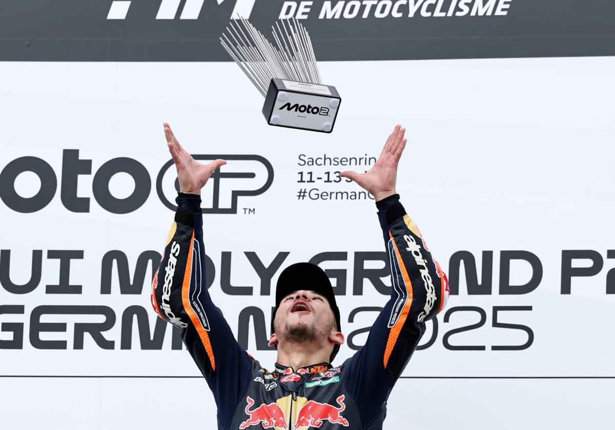 Deniz Öncü, en el podio de Sachsenring.