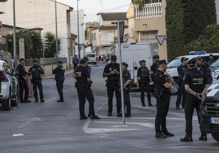 Interceptan a grupos de ultras armados con «objetos» para la «cacería» de inmigrantes en Torre Pacheco