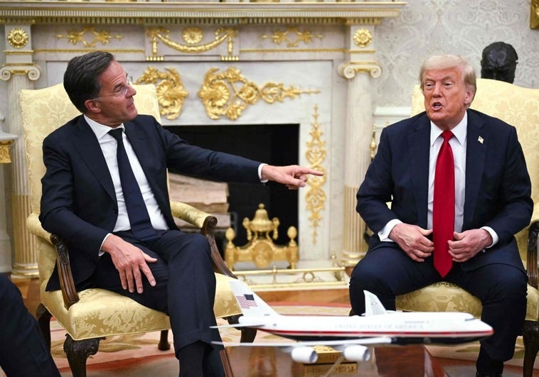 Trump amenaza a Rusia con aranceles del 100% y aprueba el envío de misiles a Kiev