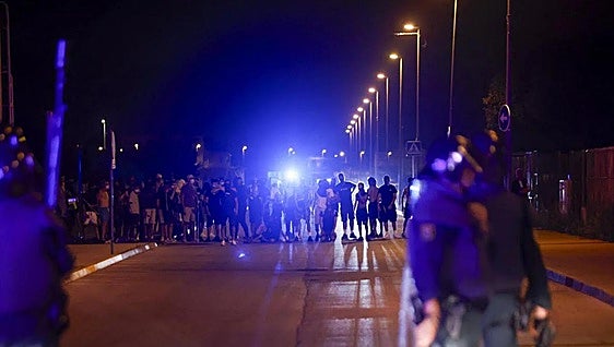 Tres detenidos y ochenta identificados durante los enfrentamientos en la noche de este lunes en Torre Pacheco