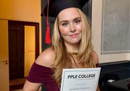 El impecable look de graduación de Amalia de Holanda: un vestido de princesa en el color de la temporada