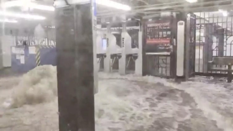 lLas fuertes tormentas han anegado el metro de Nueva York