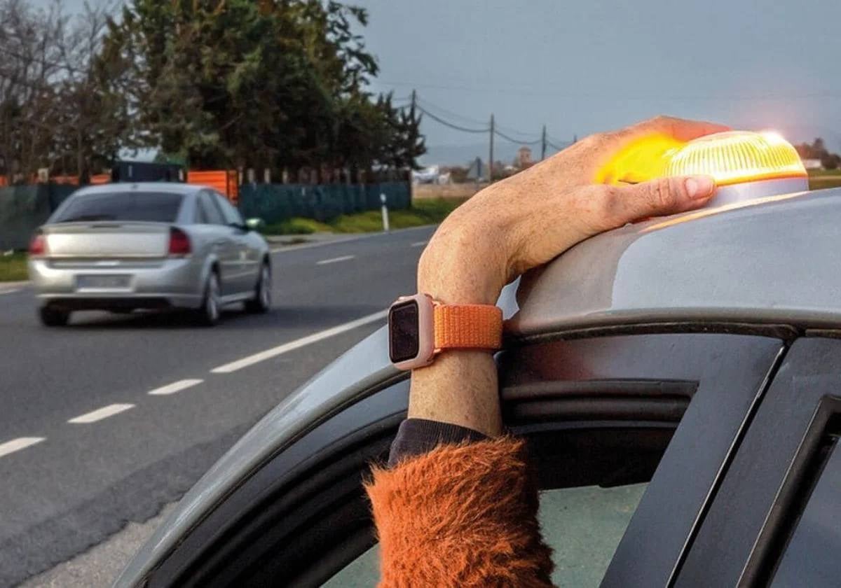 V16 Warning Light