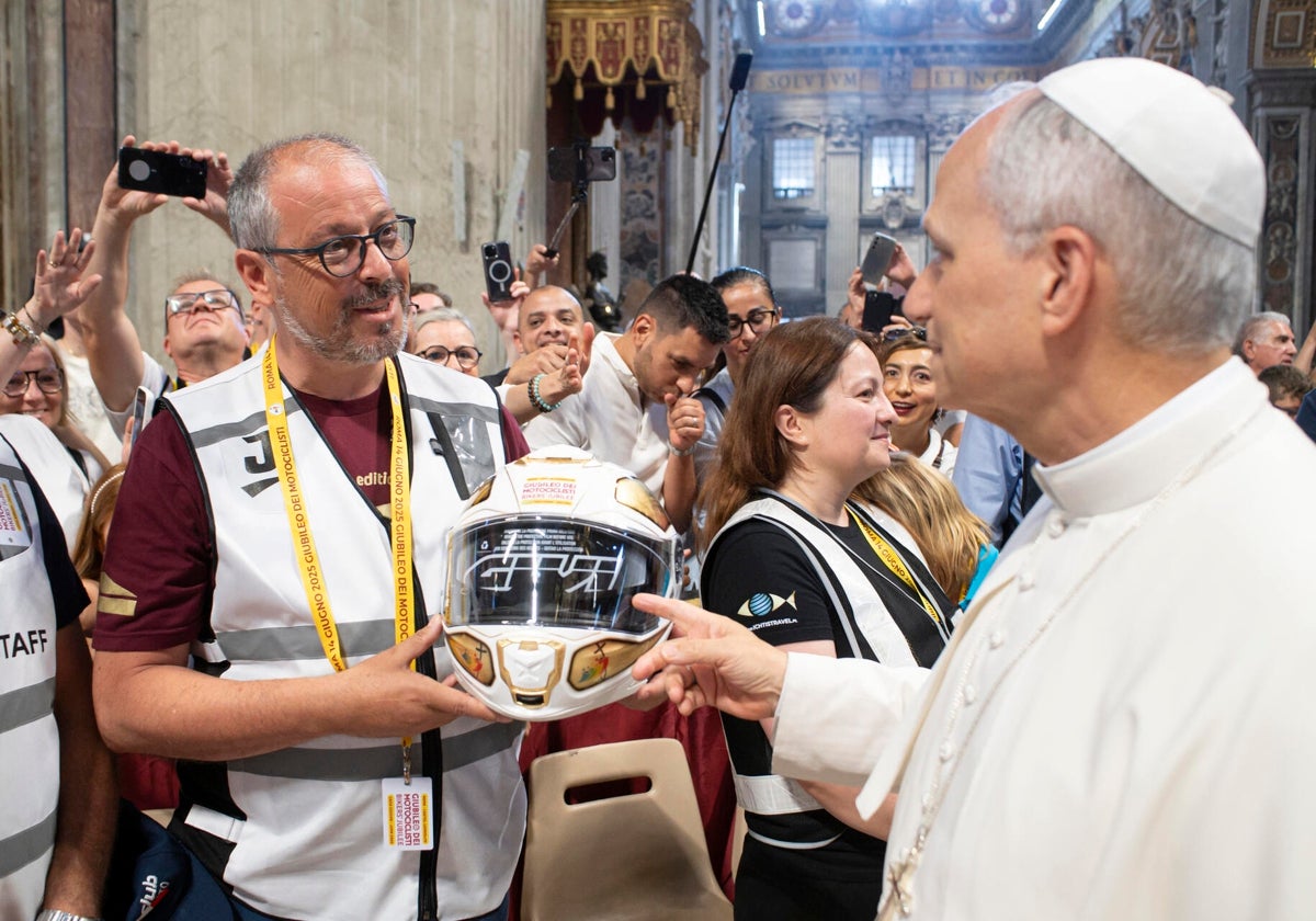 The Pope Receives a Customised Motorcycle Helmet with a Biker Message