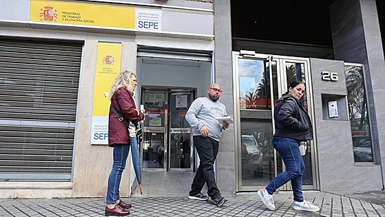 Dos de cada diez parados con experiencia laboral no cobra prestación pese a la reforma asistencial