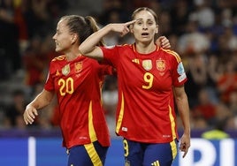 Esther González celebra uno de sus cuatro goles en la Eurocopa.