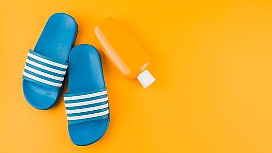Hazte con las chanclas unisex Adidas Adilette Comfort Slides a mitad de  precio