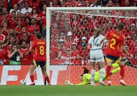 Directo | Mariona Caldentey falla un penalti, pero España intensifica su dominio