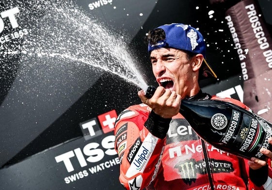 Marc Márquez celebra su victoria en Brno