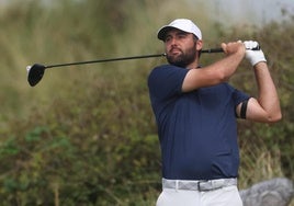 Scottie Scheffler en un golpe en la ronda final