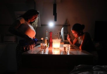 El 22,6% de los españoles culpa al Gobierno del apagón y un 15,7% a eléctricas, según una encuesta