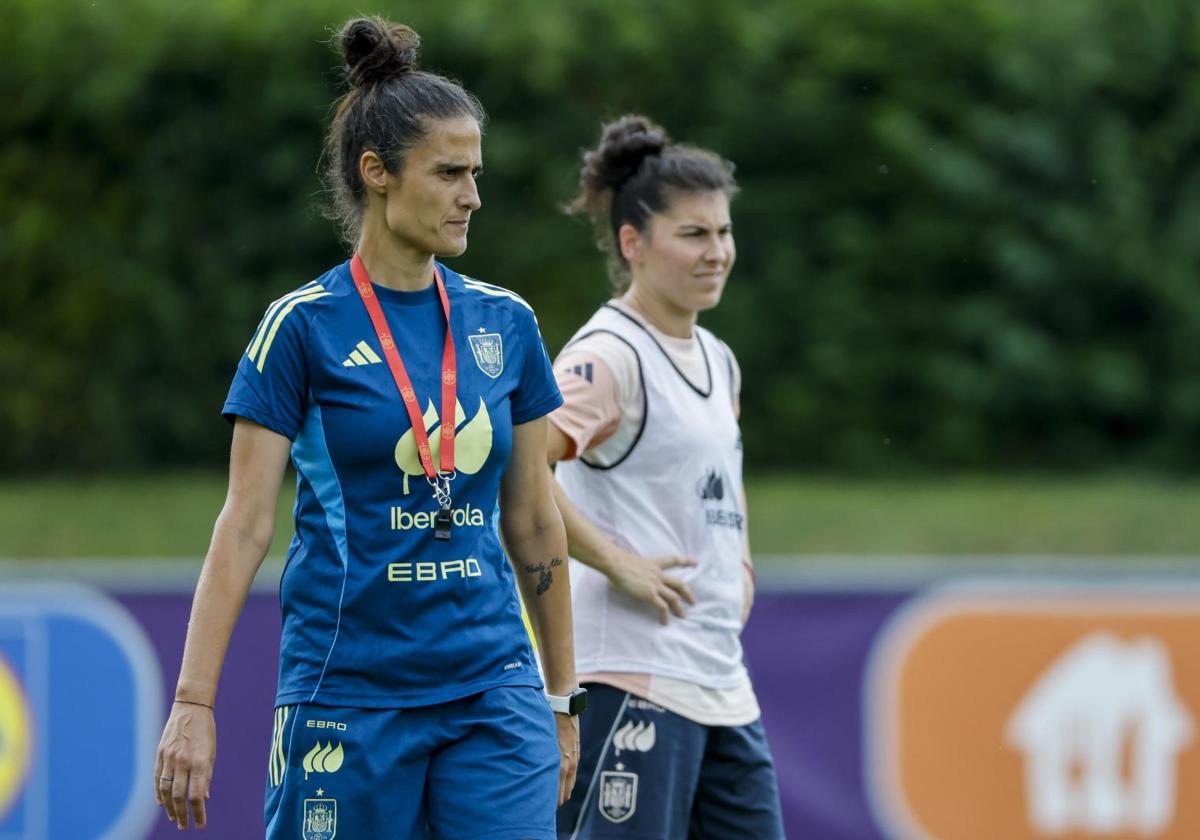 Montse Tomé during a training session with the Spanish national team.