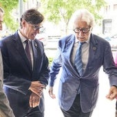 El presidente de la Generalitat, Salvador Illa, junto al presidente de Foment, Josep Sanchez Llibre.