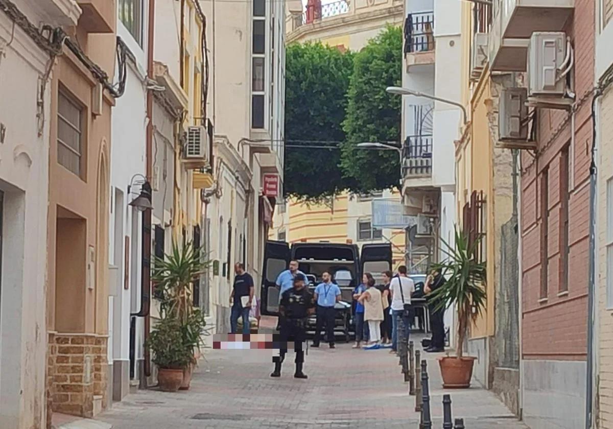 El cuerpo sin vida del varón ha sido encontrado en el entorno de Plaza de Toros.