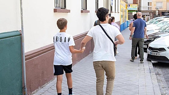 Las cuatro horas de presión del hijo de menor de Juana Rivas en el punto de encuentro familiar