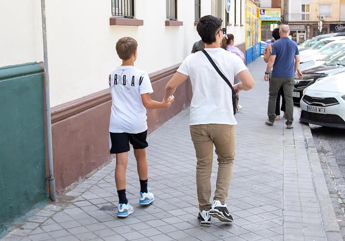 Los hijos de Juana Rivas acudieron al punto de entrega del menor el pasado martes