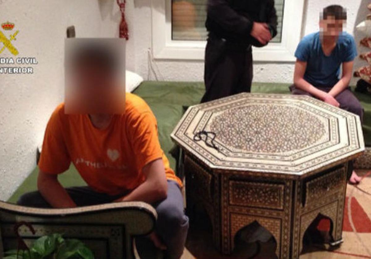 Dos menores detenidos en España por sus vinculaciones con el islamismo radical.